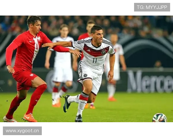 拜仁内部裂痕加剧，高层与主帅的权力之争如何毁掉争冠前景？