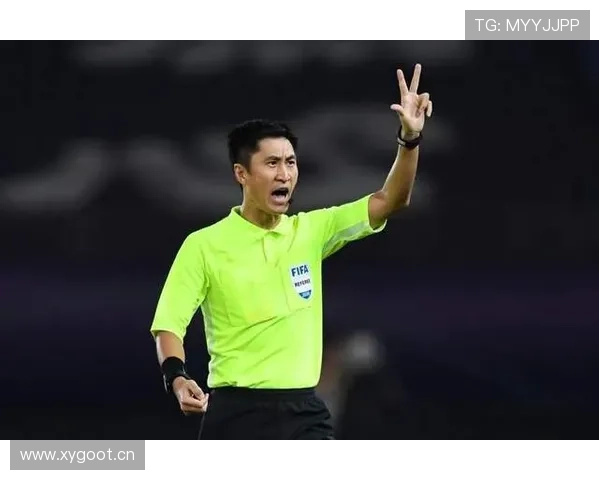 体育道德犯规如何界定？裁判依据哪些行为亮黄牌或红牌？